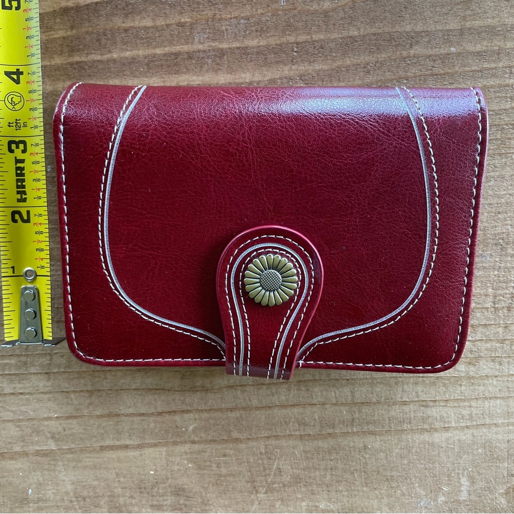 $⬇️ SENDEFN Red Leather Wallet with Floral Button. Excellent condition! - Picture 7 of 10